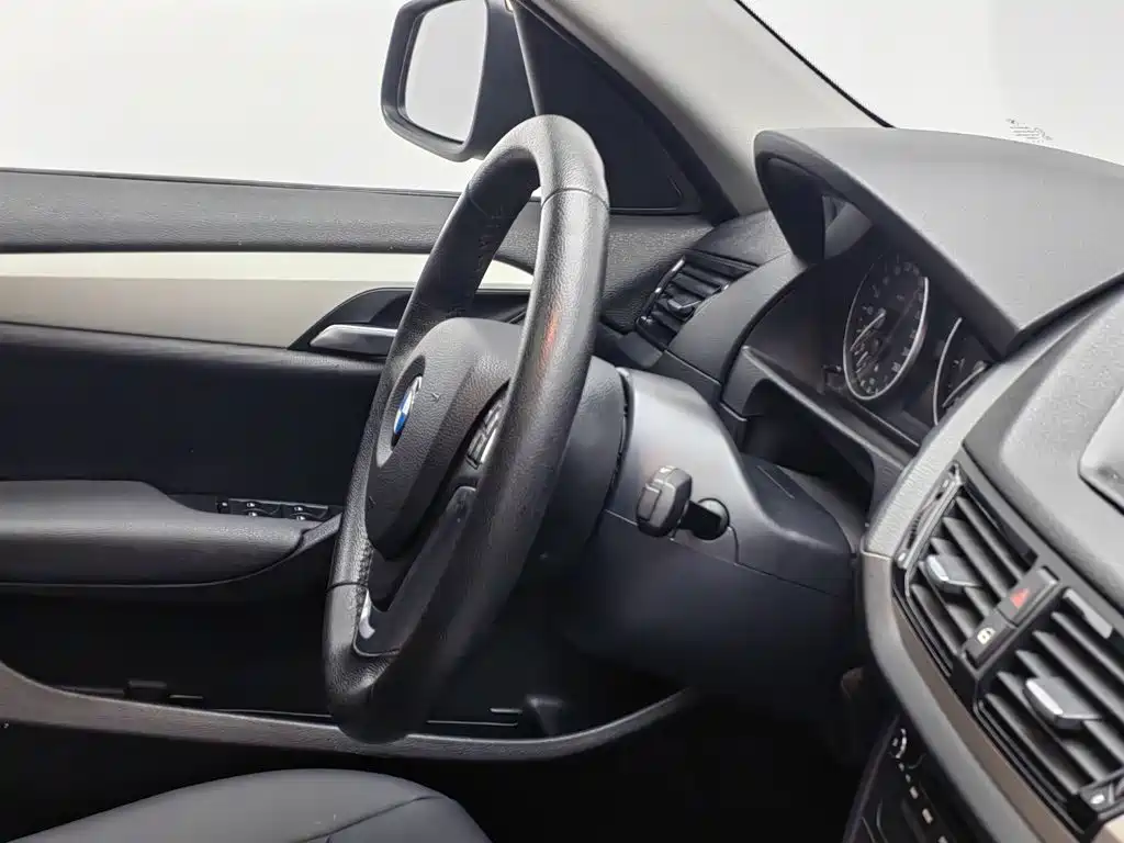 BMW X1 2015 — фото 22