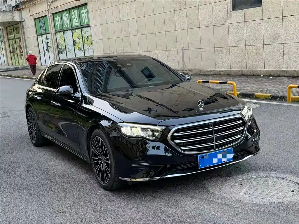 Mercedes-Benz E-Class 2025