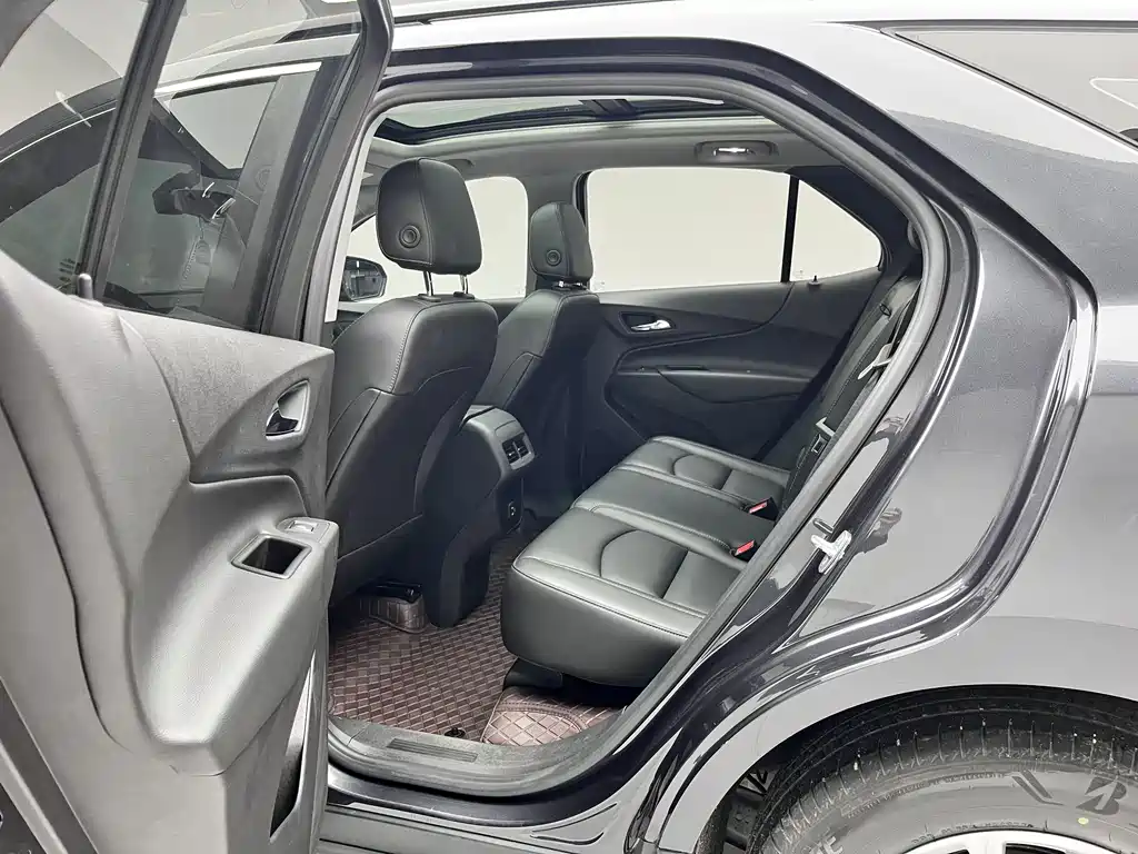 Chevrolet Equinox 2023 — фото 16