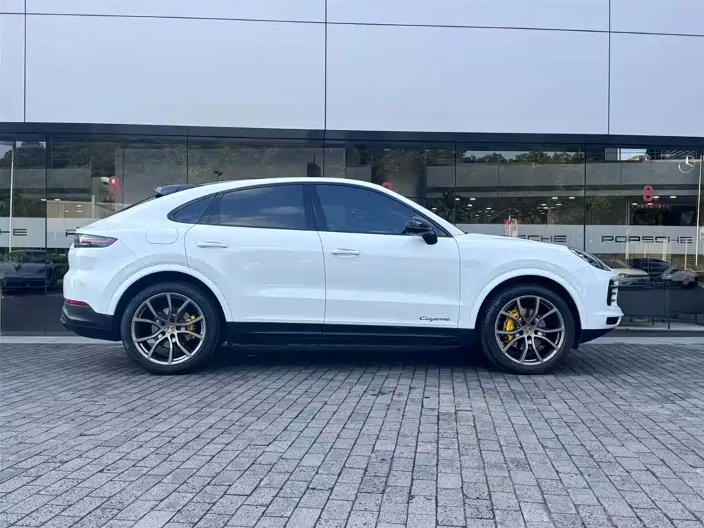 Porsche Cayenne 2022 — фото 2