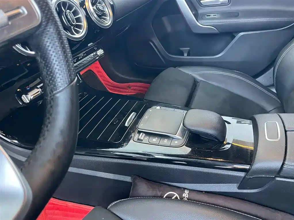 Mercedes-Benz A-Class 2021 — фото 10