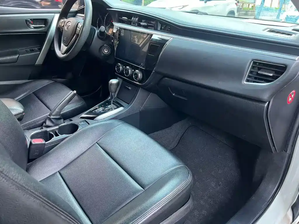 Toyota Corolla 2017 — фото 2