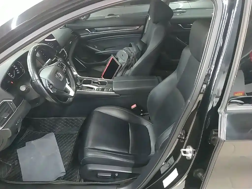Honda Accord 2022 — фото 15