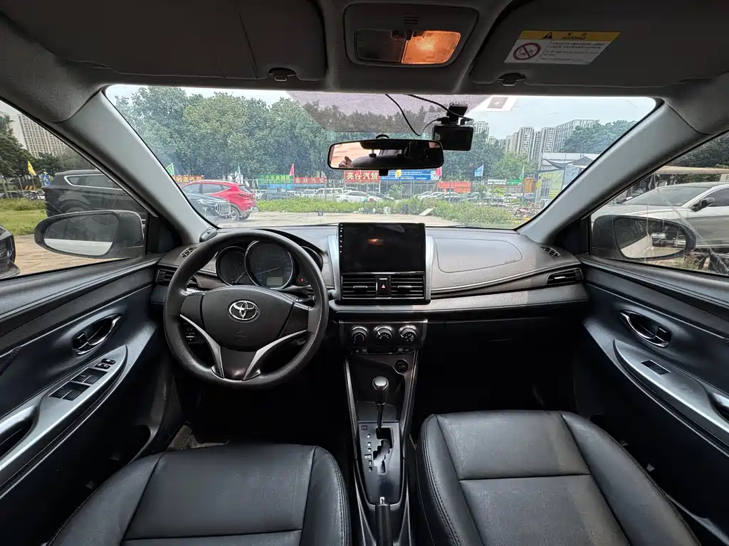 Toyota Yaris L 2016 — фото 6