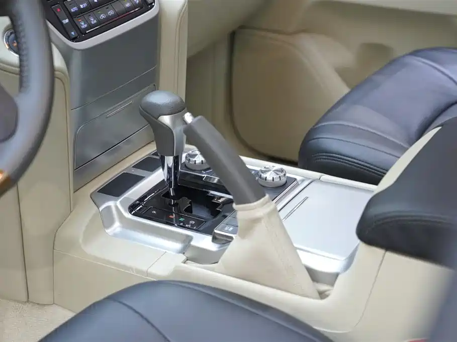 Toyota Land Cruiser 2019 — фото 15