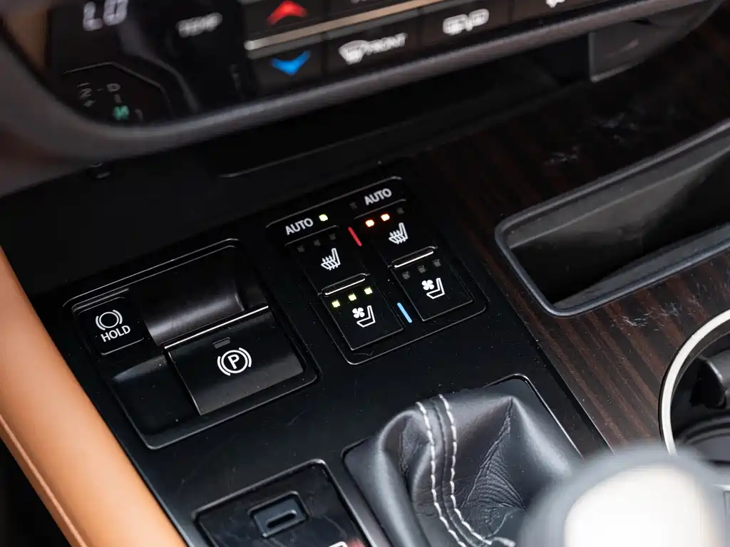 Lexus RX 2019 — фото 18