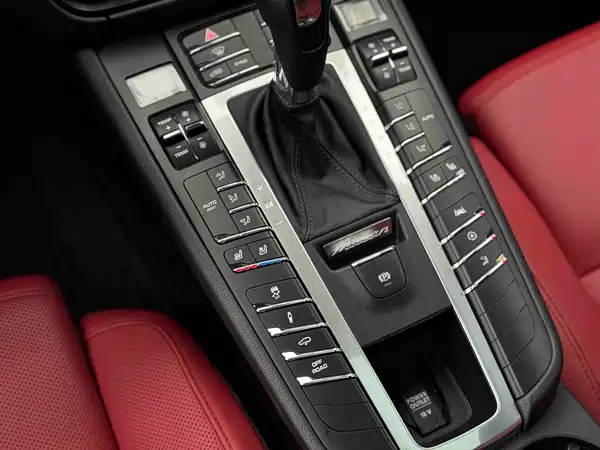 Porsche Macan 2021