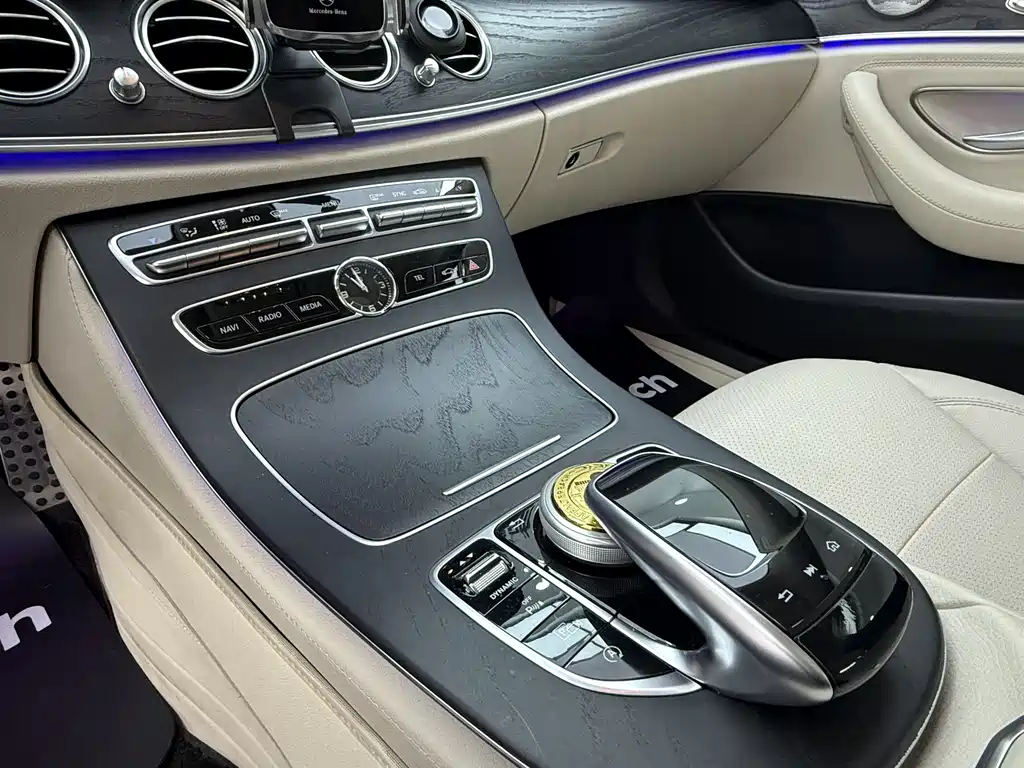 Mercedes-Benz E-Class 2017 — фото 13