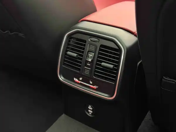 Porsche Macan 2021