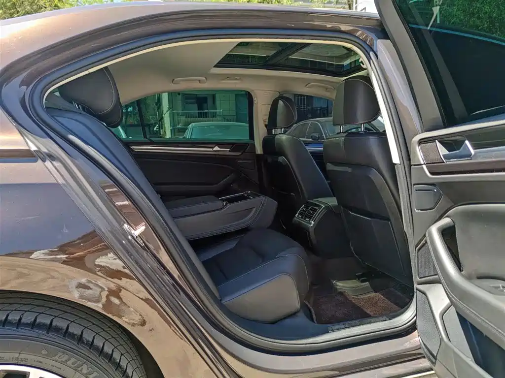 Volkswagen Phideon 2018 — фото 11