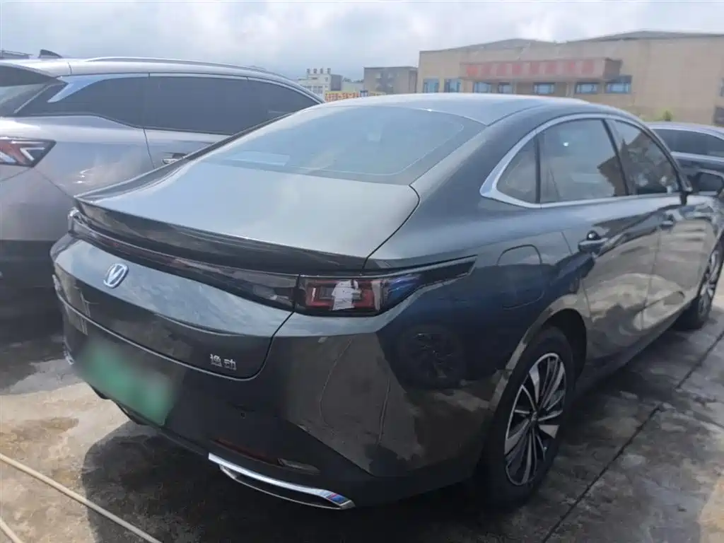 Changan Eado PHEV 2026 — фото 7