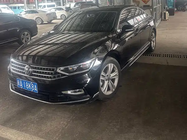 Volkswagen Magotan 2025