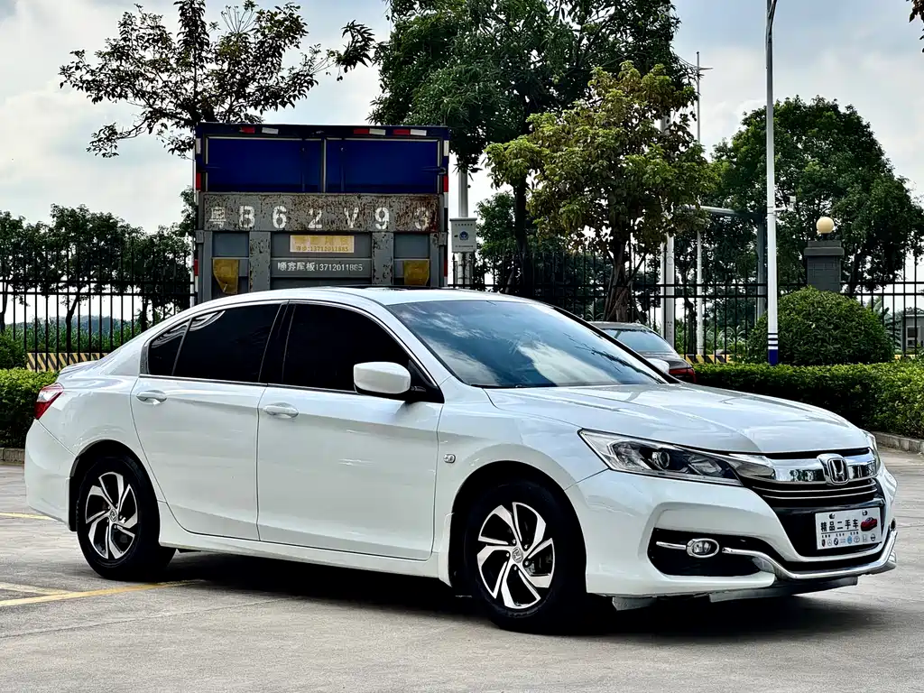 Honda Accord 2017 — фото 3