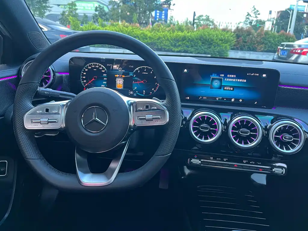 Mercedes-Benz A-Class 2022 — фото 18