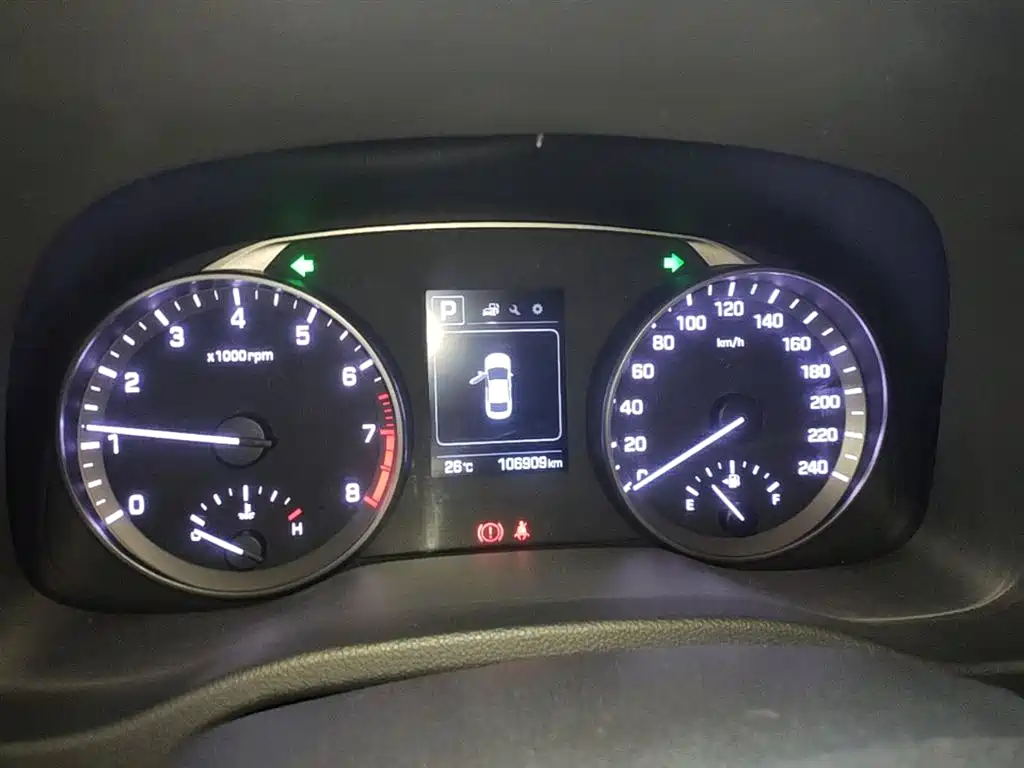 Hyundai Elantra 2019 — фото 12