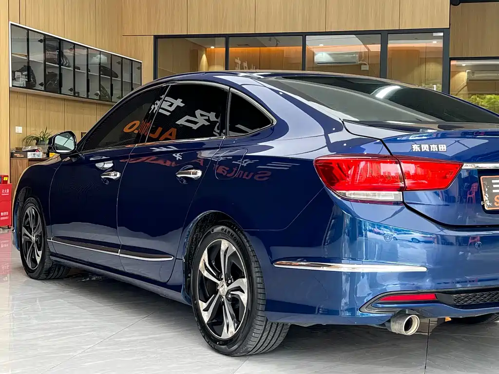 Honda Spirior 2015 — фото 17