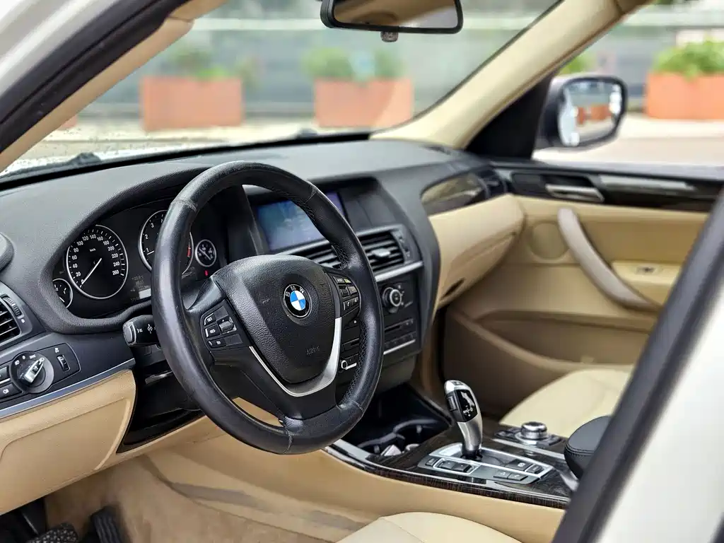 BMW X3 2012 — фото 13