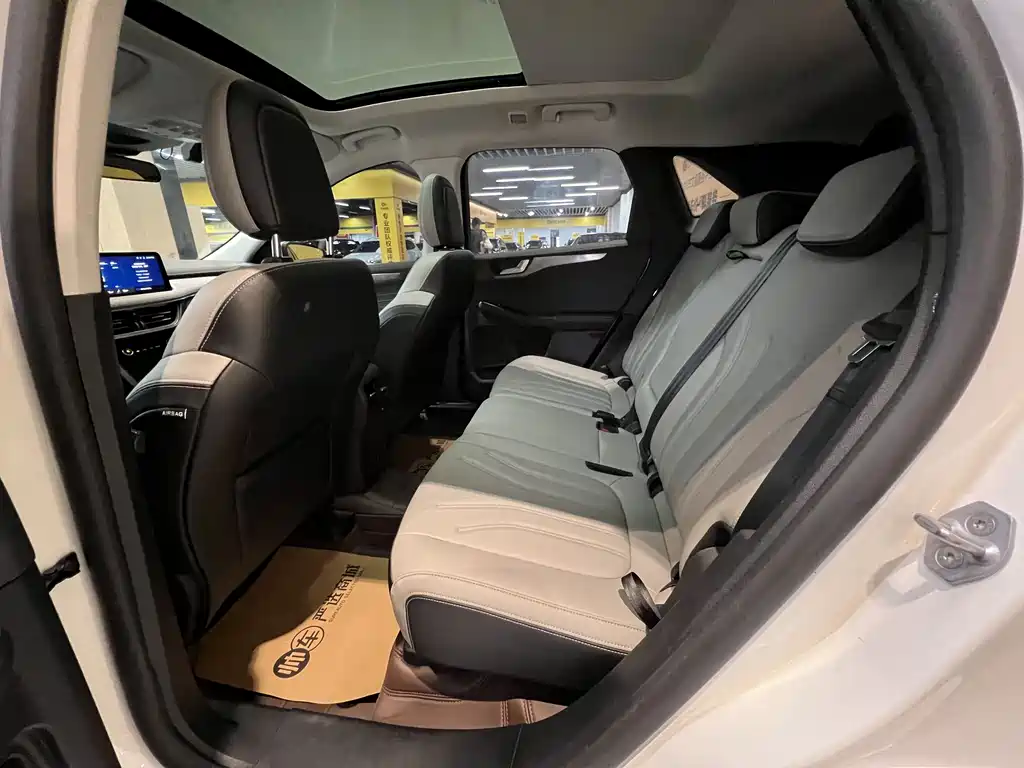 Ford Escape 2023 — фото 10