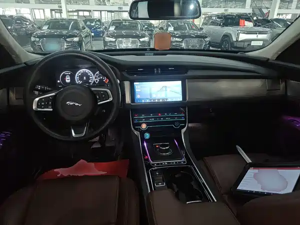 Jaguar XFL 2021