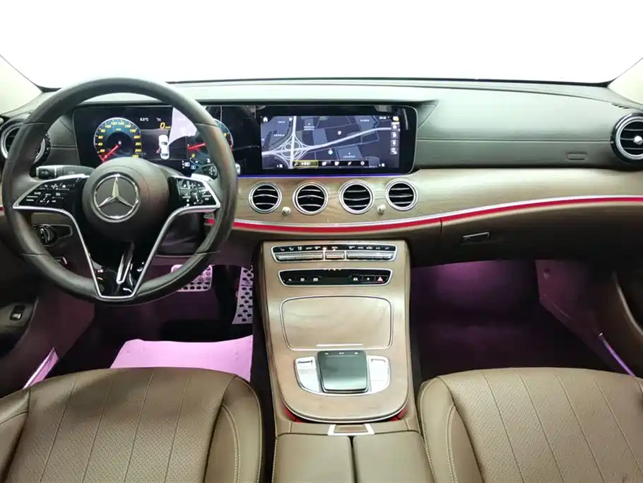 Mercedes-Benz E-Class 2023 — фото 10