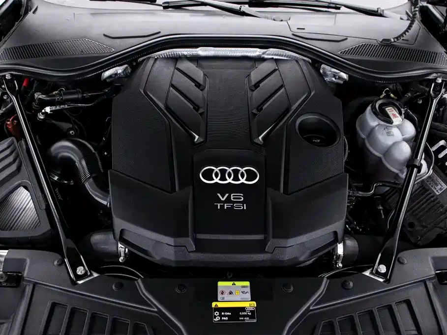 Audi A8 2021 — фото 19