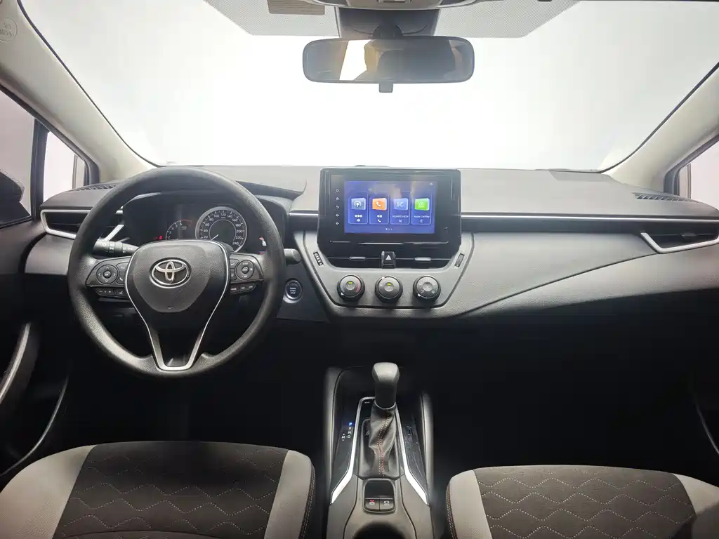 Toyota Corolla 2023 — фото 13