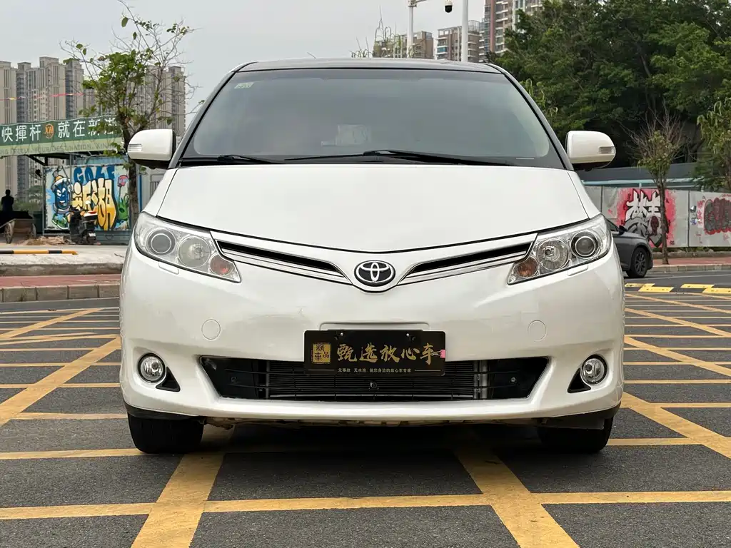Toyota Previa 2017 — фото 2