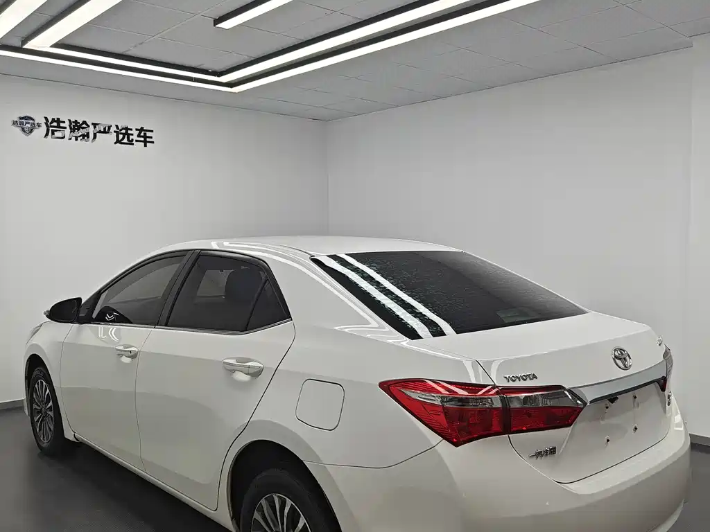 Toyota Corolla 2018 — фото 4