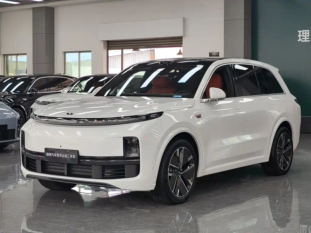 Li Auto Li L8 2025