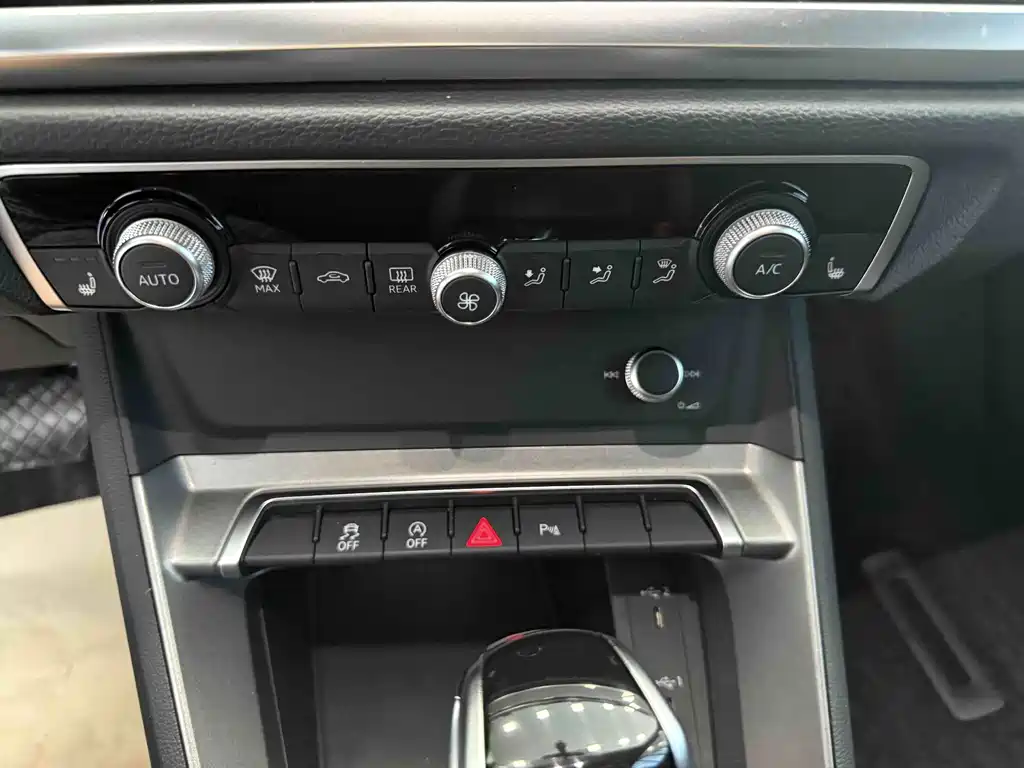 Audi Q3 2023 — фото 12