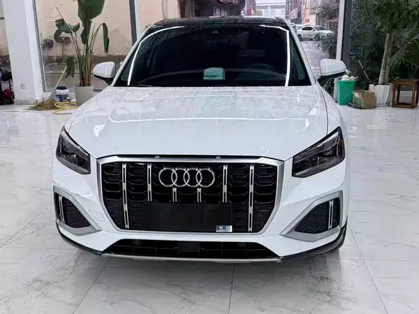 Audi Q2L 2023