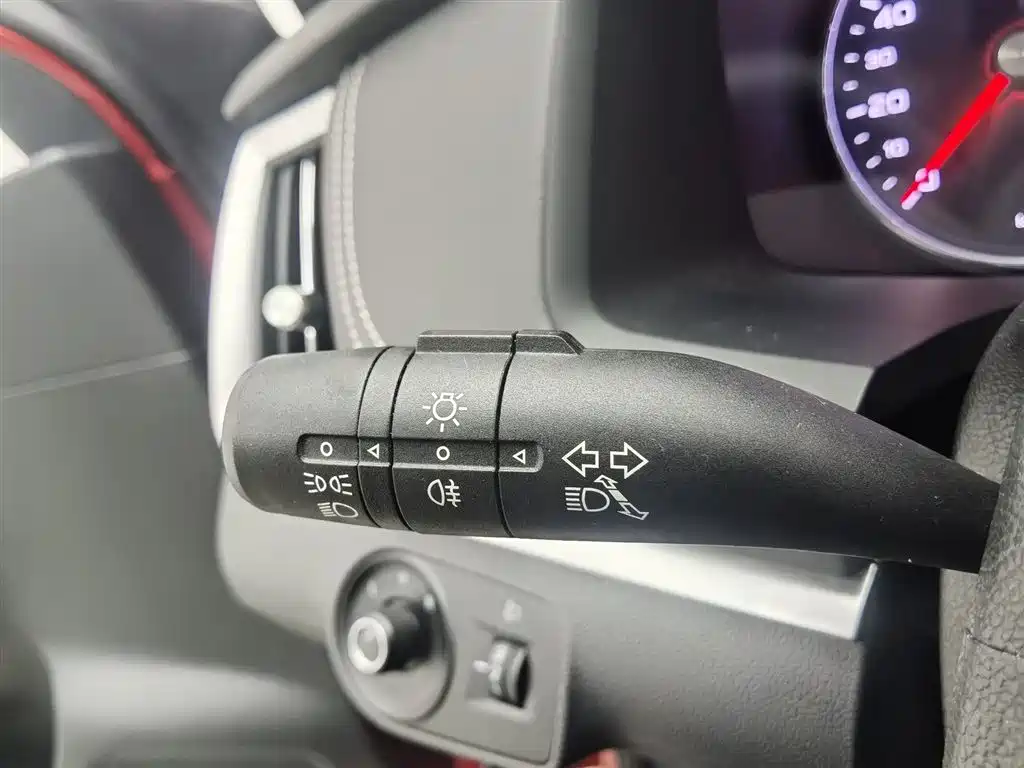 Roewe i6 Classic 2017 — фото 21
