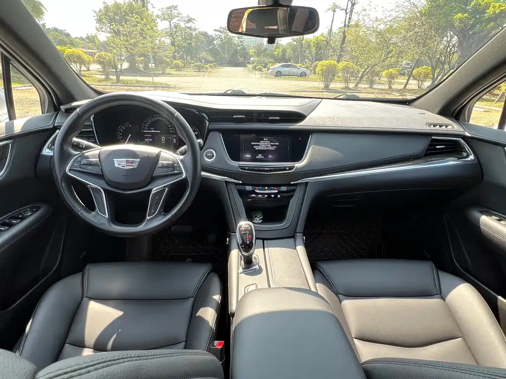 Cadillac XT5 2019 — фото 15