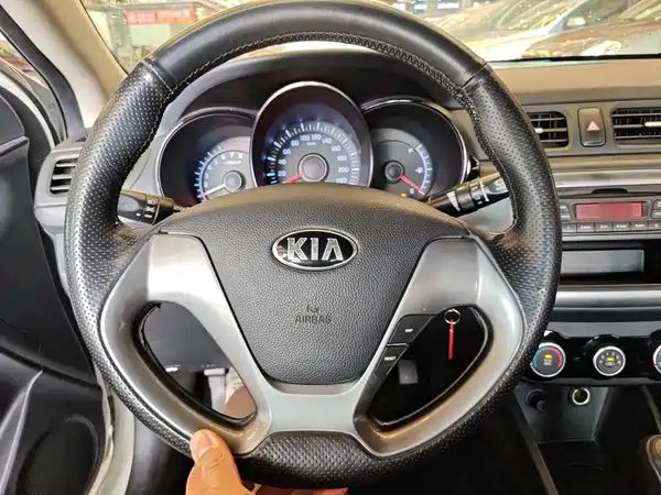 Kia K2 2015