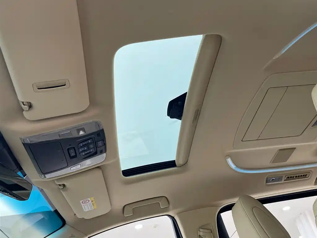 Toyota Alphard 2023 — фото 20