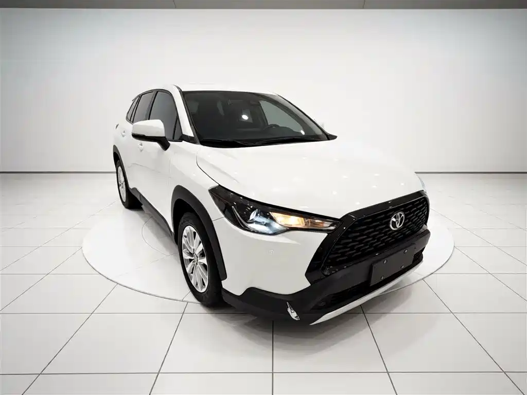 Toyota Corolla Cross 2023 — фото 22