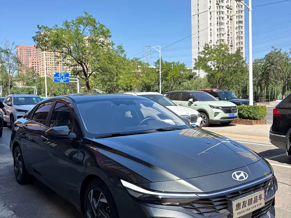 Hyundai Elantra 2023