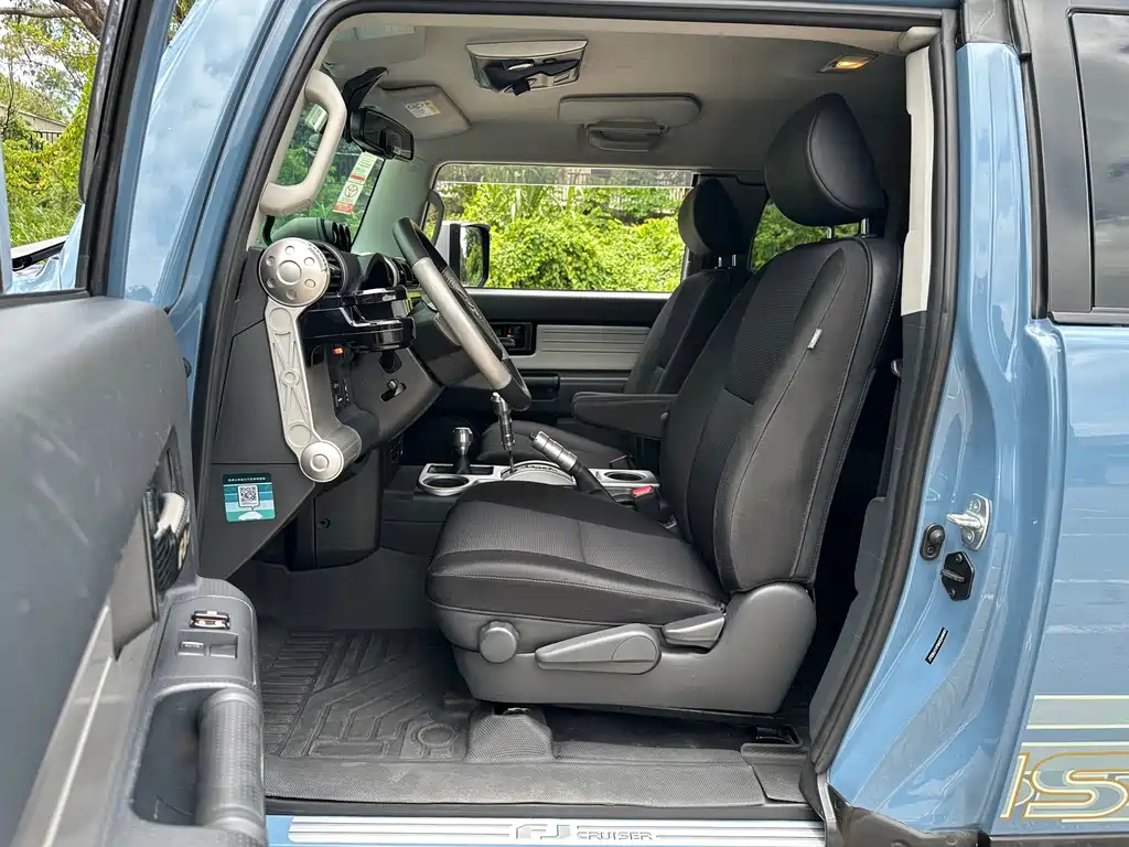 Toyota FJ Cruiser 2019 — фото 10