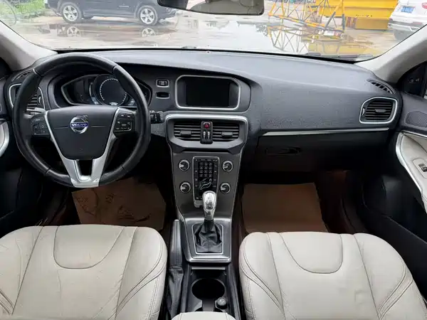 Volvo V40 2013