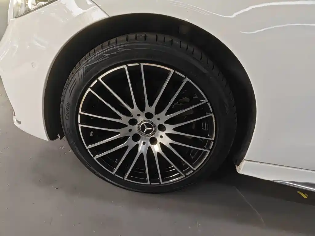 Mercedes-Benz C-Class 2023 — фото 25