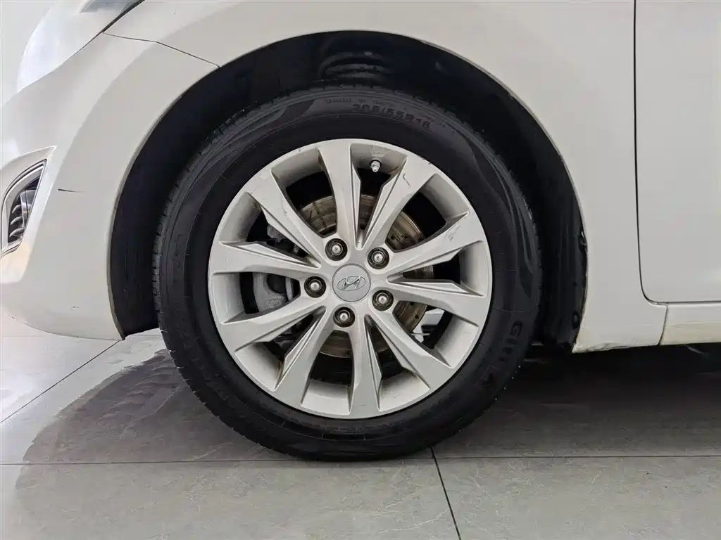 Hyundai Elantra Langdong 2016 — фото 17