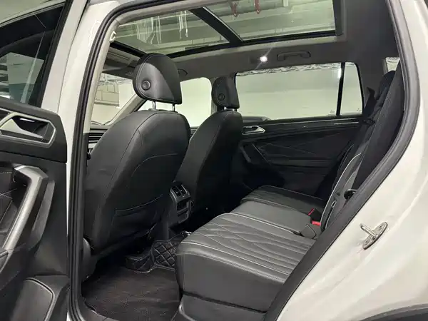 Volkswagen Tiguan L 2024