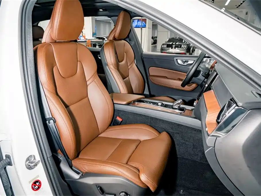 Volvo XC60 PHEV 2025 — фото 22