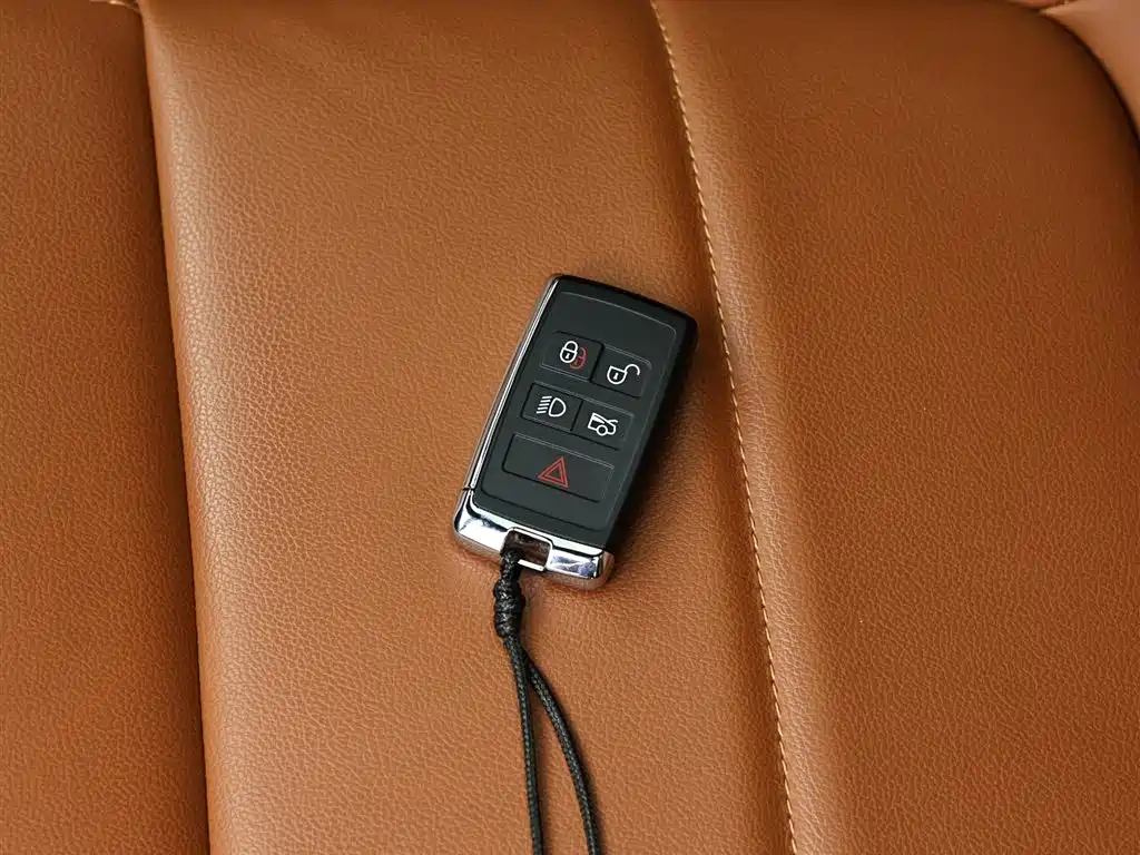 Jaguar XFL 2022 — фото 12