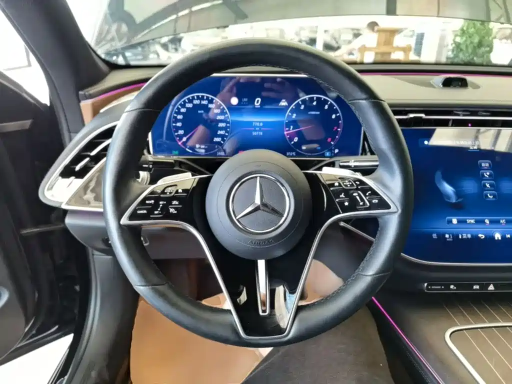 Mercedes-Benz E-Class 2024 — фото 11
