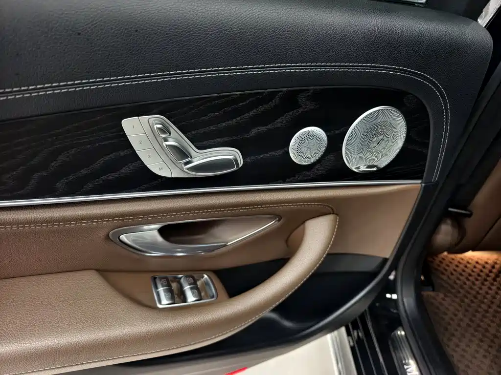 Mercedes-Benz E-Class 2020 — фото 20
