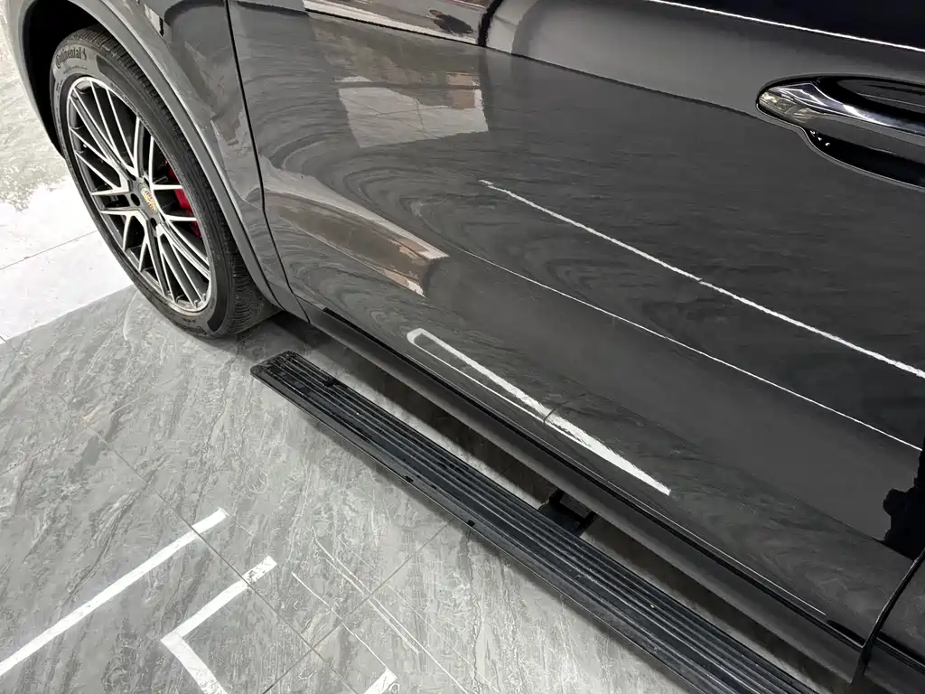 Porsche Cayenne 2018 — фото 19