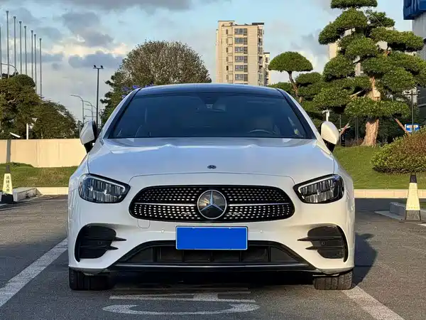 Mercedes-Benz E-Class 2022