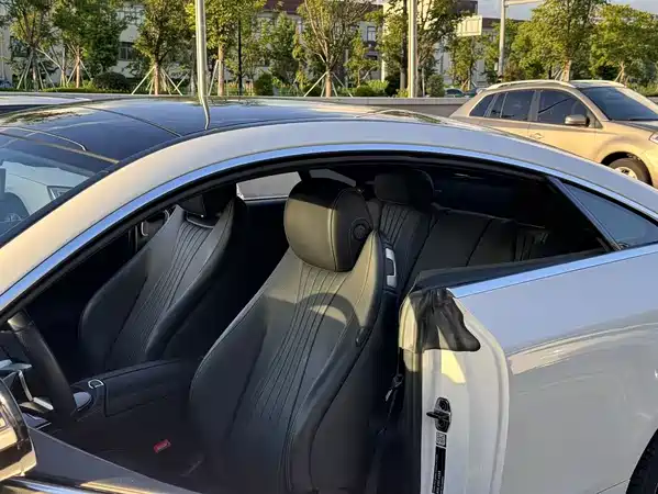 Mercedes-Benz E-Class 2022