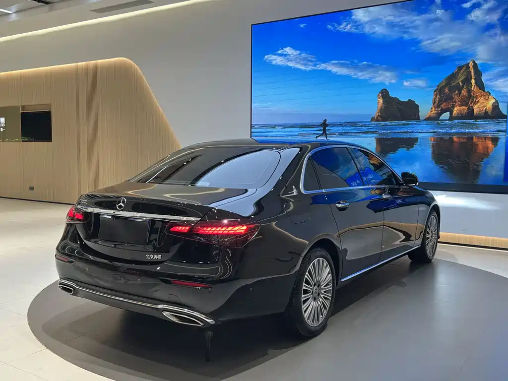 Mercedes-Benz E-Class 2023 — фото 5